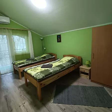 Toelgyfa Vendeghaz * Balatonszepezd