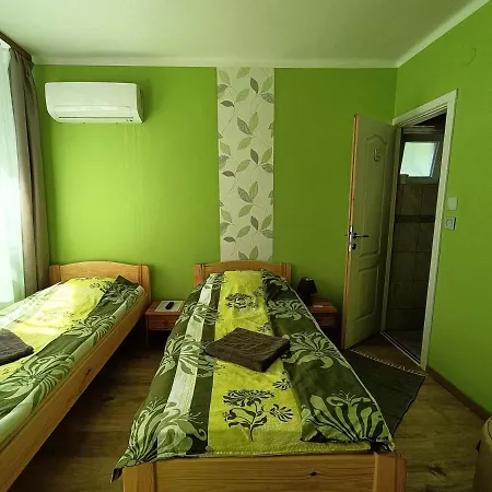 Toelgyfa Vendeghaz Penzion