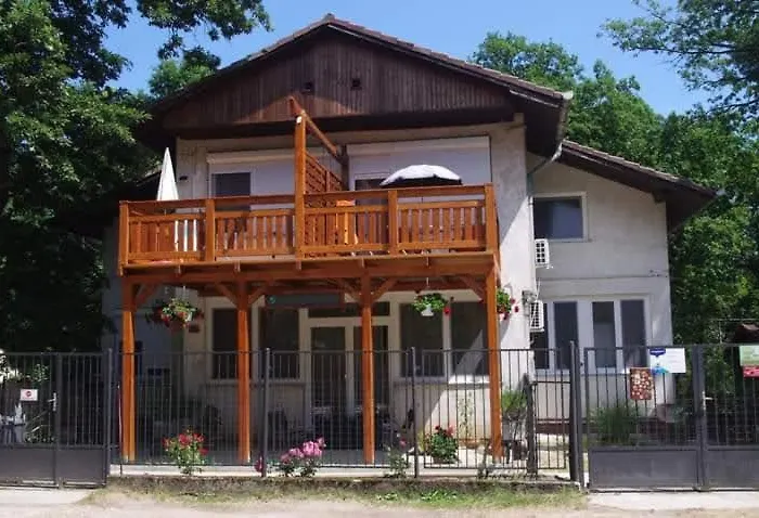 Toelgyfa Vendeghaz Pensionat 3*