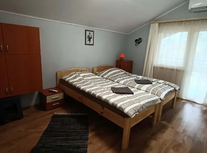 Toelgyfa Vendeghaz Guest house 3*