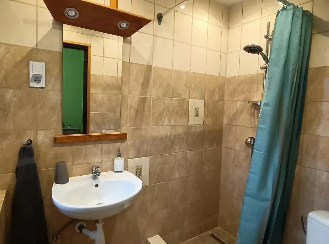 Toelgyfa Vendeghaz Guest house