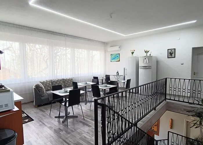 Toelgyfa Vendeghaz 3* Balatonszepezd